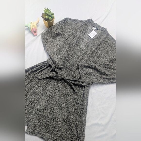 VENUS Sweaters - NEW VENUS Gray Knit Belted Cardigan